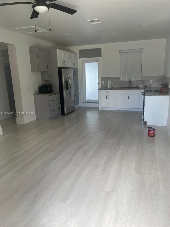Building Photo - 2130 Plunkett Ct