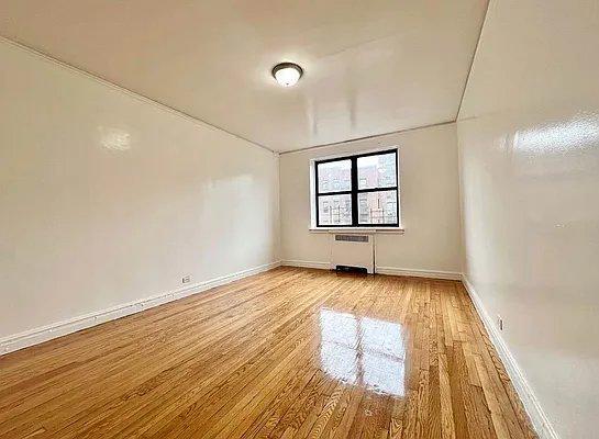 Foto del edificio - 1 bedroom in BRONX NY 10463