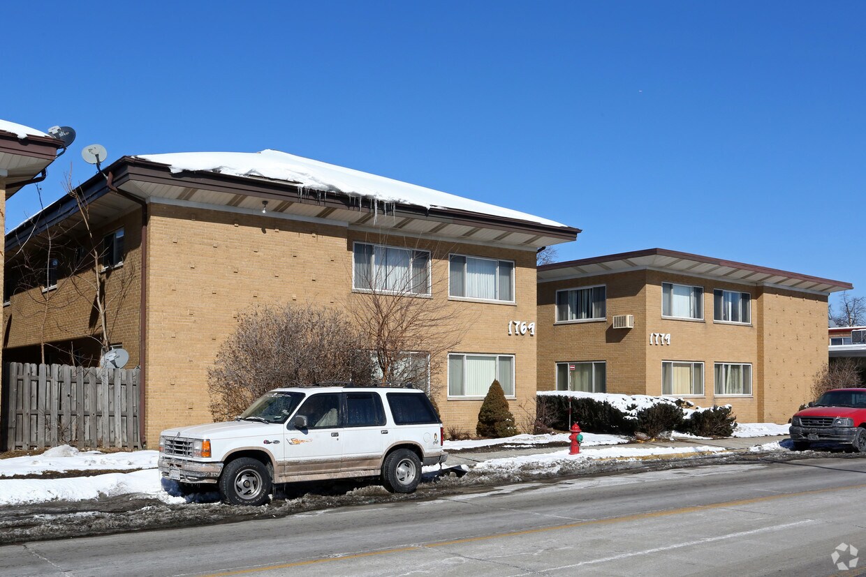 Foto principal - 1764 E Oakton St