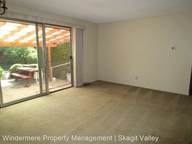 Building Photo - 3 br, 1.5 bath House - 2310 West Parkway D...