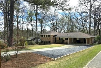 Building Photo - 2457 Sunset Dr NE