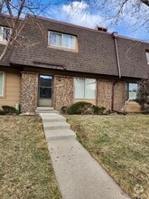 Building Photo - 350 Gladiola Ct