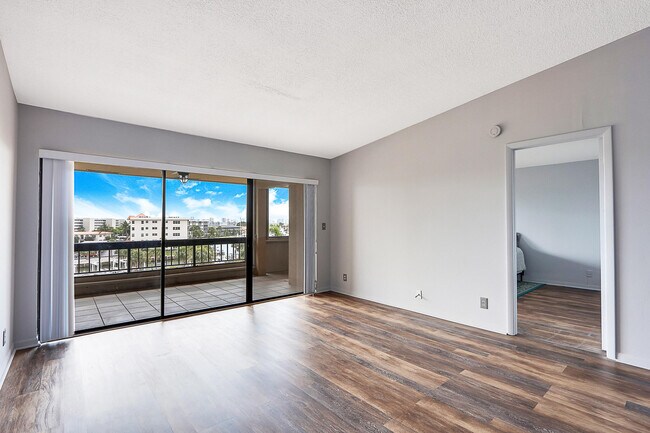 Building Photo - 1036 US-1