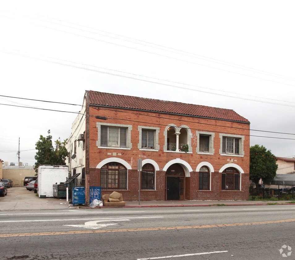 Building Photo - 664 E Adams Blvd