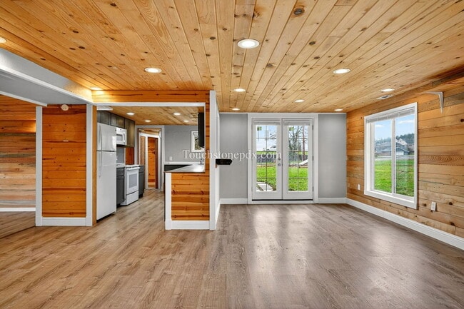 Building Photo - 10022 SE 172nd Ave