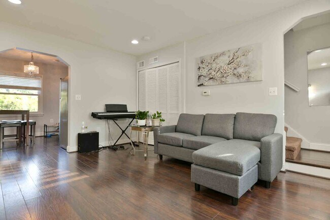 Foto del edificio - 132 35th St NE