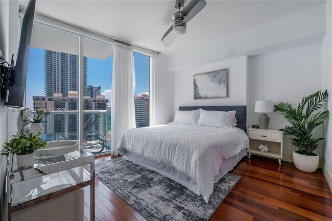 Foto del edificio - 6515 Collins Ave