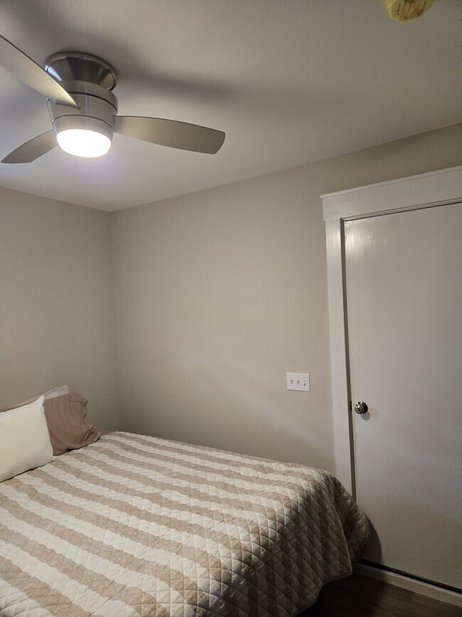 Foto del edificio - 165 Spruce Ln