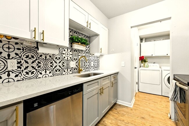 Building Photo - 1/2 off FIRST month! Beautiful 2-Bedroom, ...