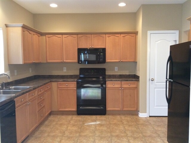 Foto del edificio - 1824 Baslia Ln