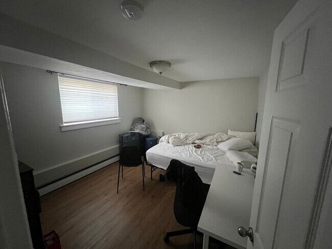 Building Photo - 63 Selkirk Rd