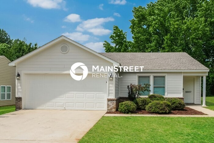 Foto principal - 3 Bedroom Pet-Friendly Home in HARVEST, AL...