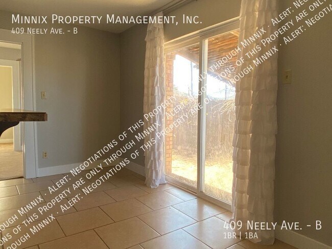 Foto del edificio - 409 Neely Ave.  #B
