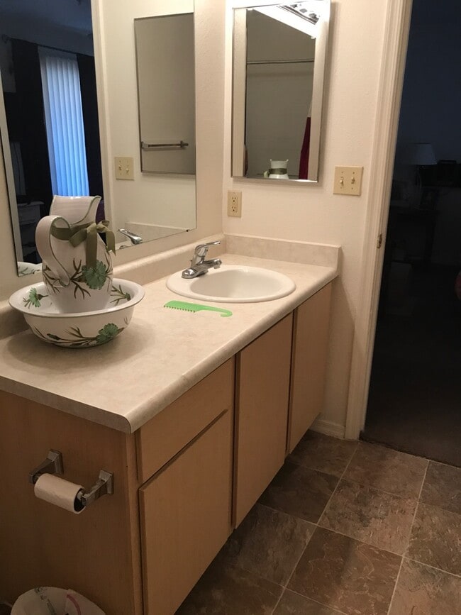 Building Photo - 16033 N 25th St