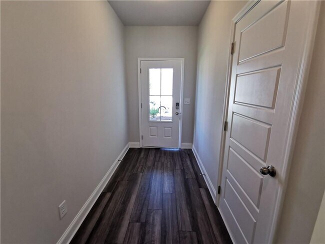 Foto del edificio - 209 Station Overlook Dr