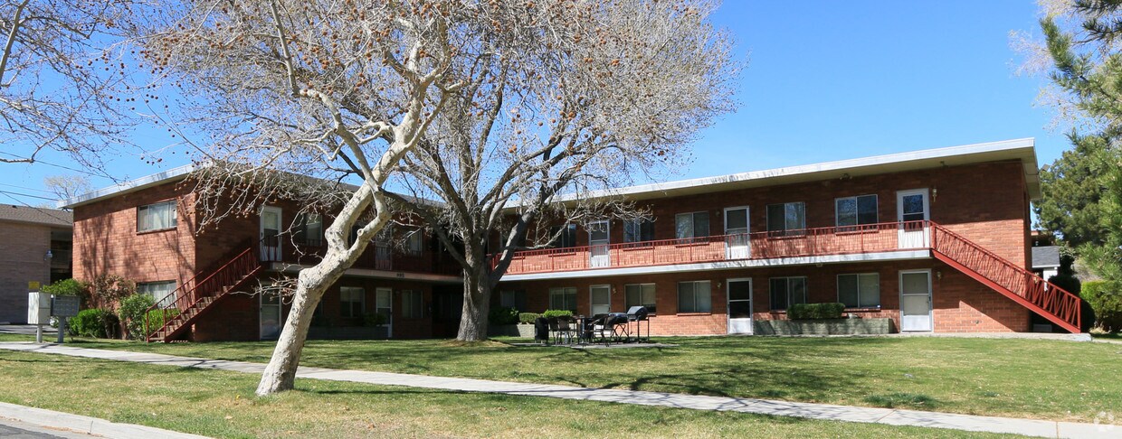 Primary Photo - 995 Plumas St