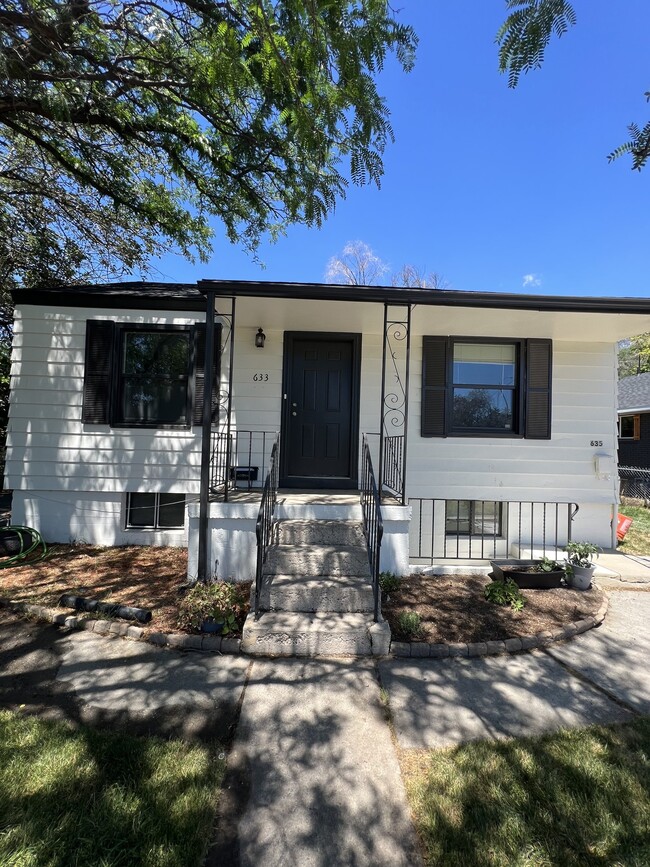 Building Photo - 633 E 500 S