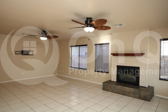 Foto del edificio - 4743 E Lavender Ln