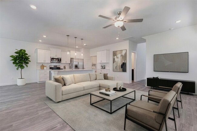 Building Photo - 1038 Elsinore Dr