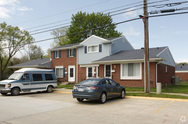 Building Photo - Birch Run Townhouse Cooperative