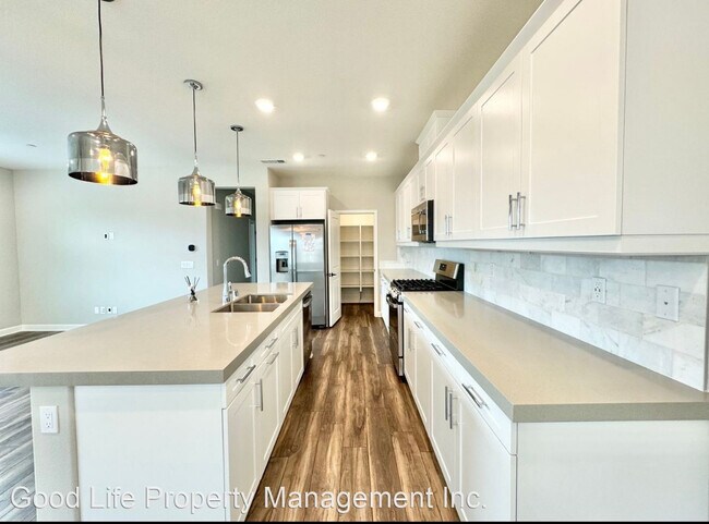 Building Photo - 10850 Everly Way