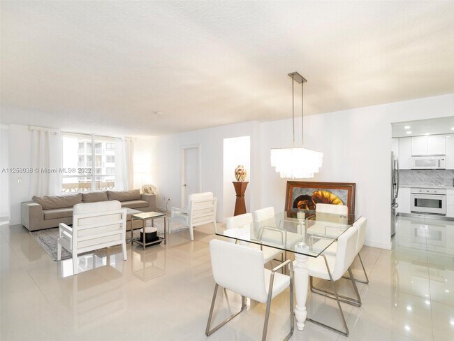 Building Photo - 10185 Collins Ave