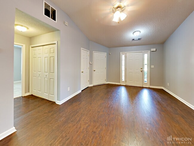 Foto del edificio - 2177 Red Oak Cir
