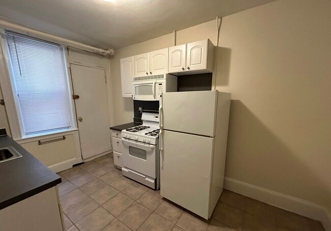 Building Photo - 9 Barrows St