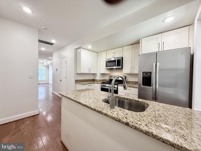Foto del edificio - 1268 Glyndon Ave