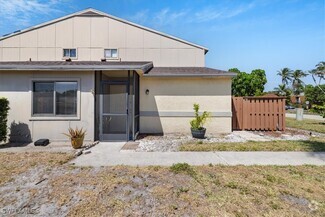 Building Photo - 5276 Cedarbend Dr