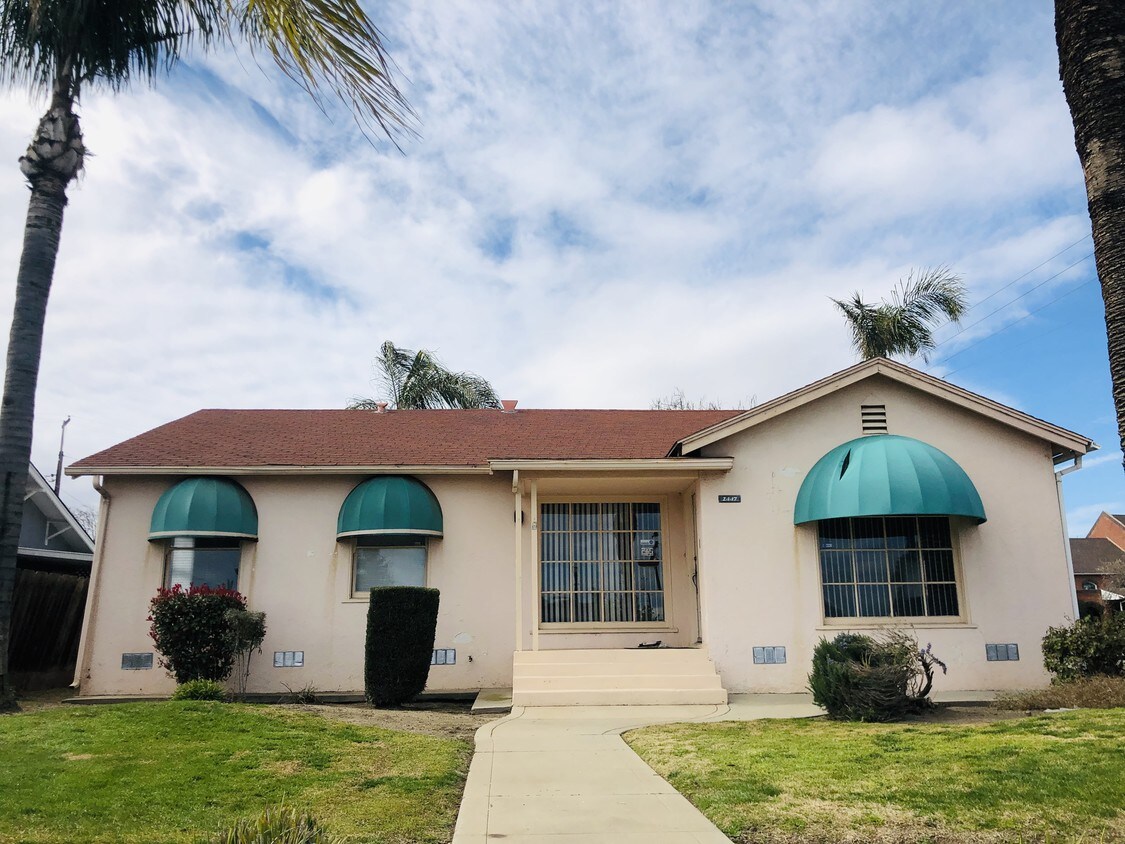 Building Photo - 2447 S McCall Ave