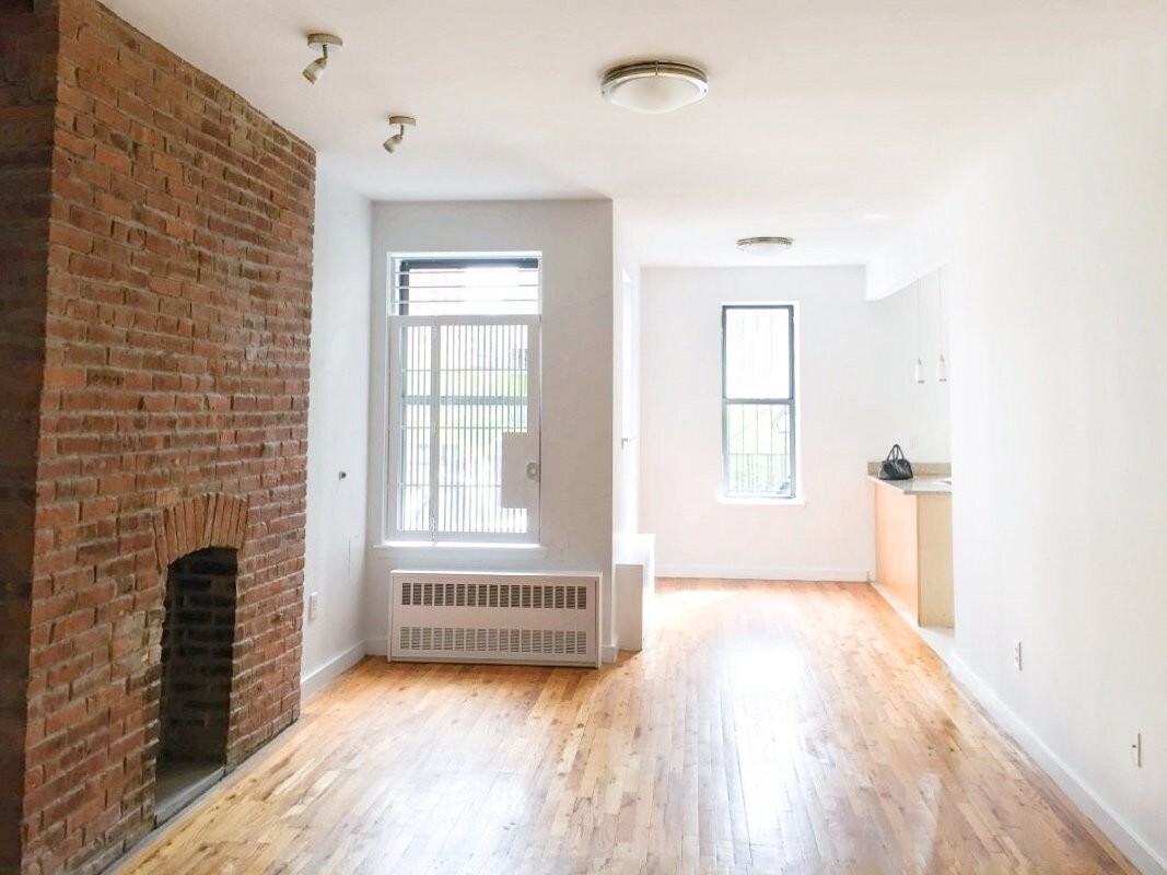 Primary Photo - 460 W 126th St