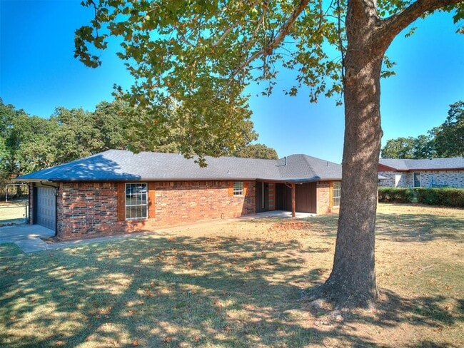 Building Photo - 103 Clador Dr