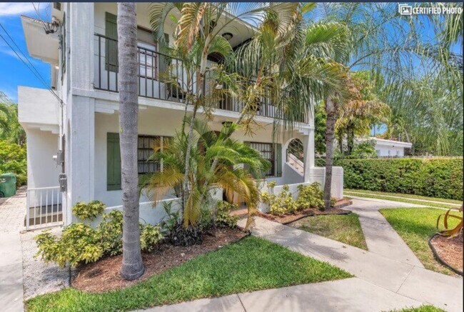 Foto del edificio - 507 NE 67th St