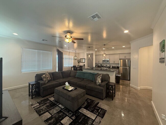 Foto del edificio - 3561 N Burbank St