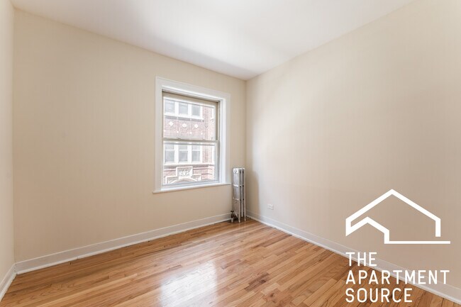 Building Photo - 2111 Grove