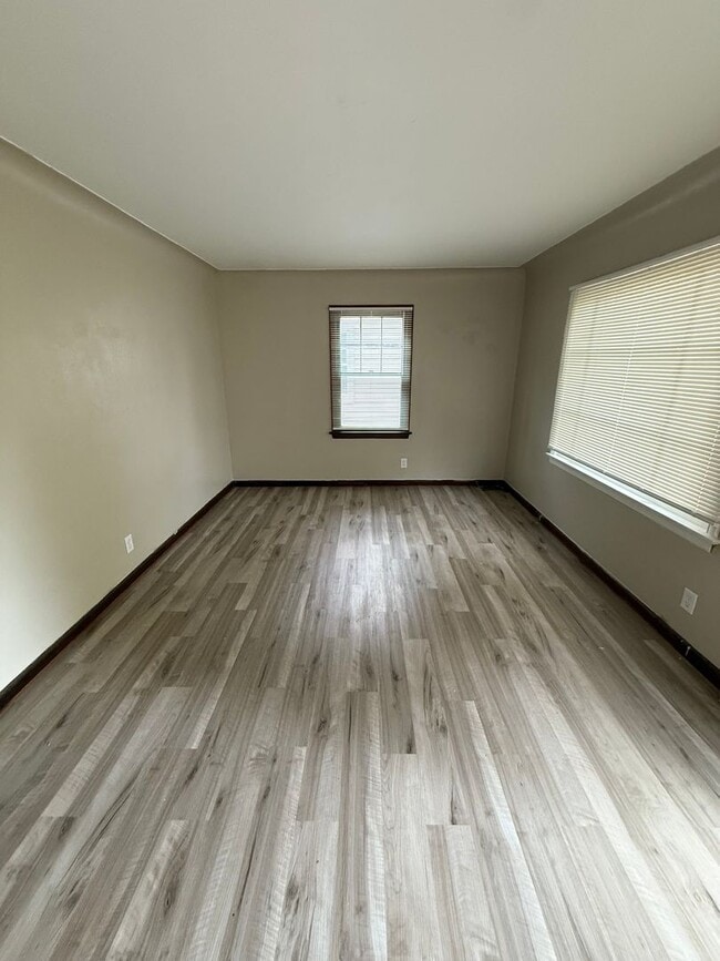 Foto del edificio - 3 bedroom 1 bath