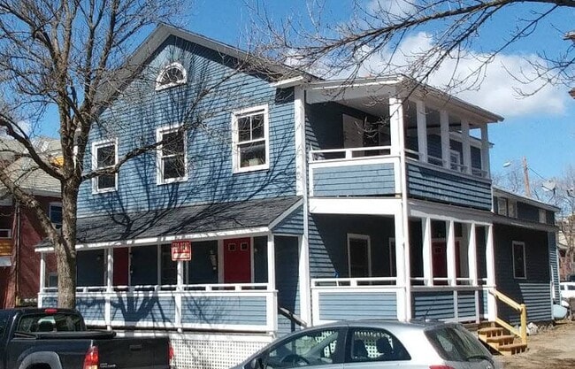 Building Photo - 62 King St