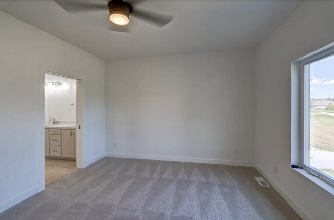 Foto del edificio - 801 Vineyard Ct