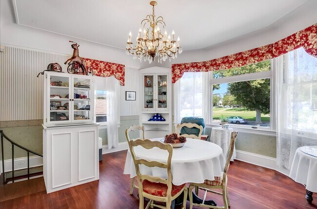 Foto del edificio - Queen Anne Victorian Home