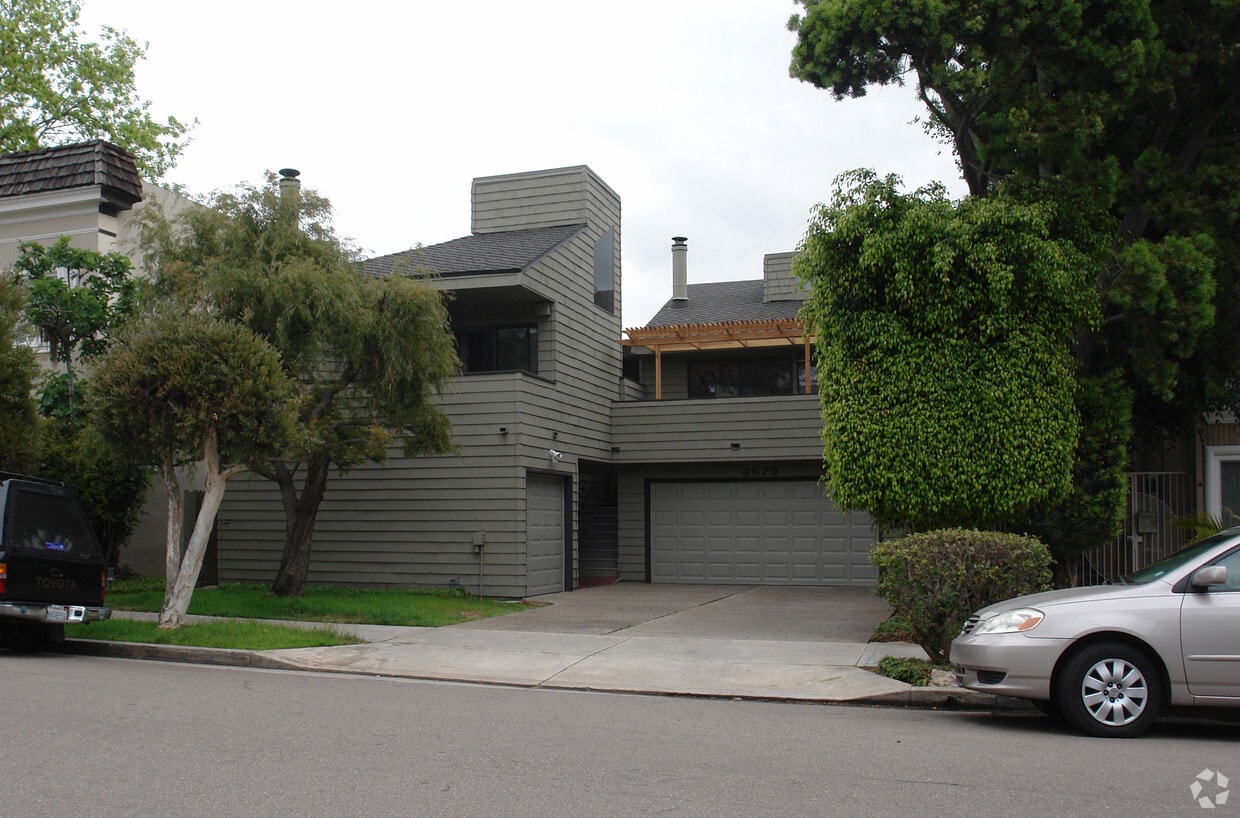 Primary Photo - 3675 7th Ave
