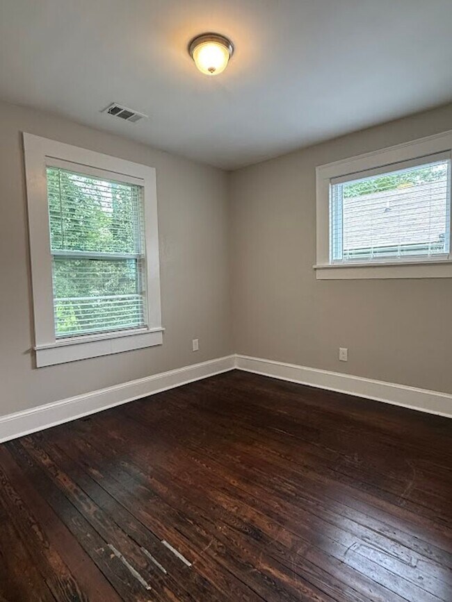 Foto del edificio - 3 Bed 1 bath in Atlanta!
