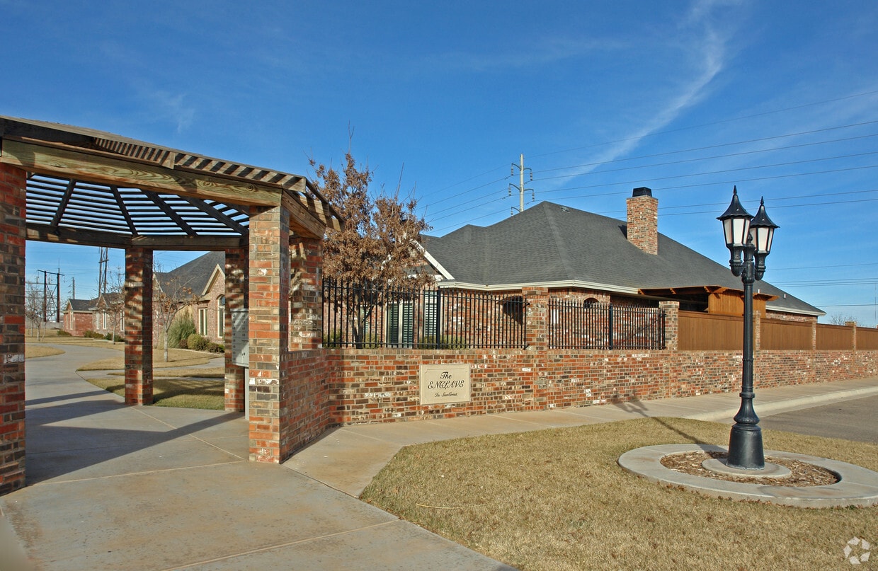 The Enclave Apartments in Lubbock, TX