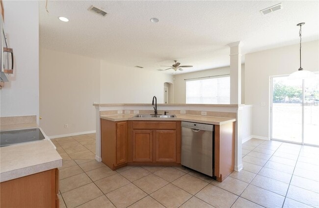 Building Photo - 7720 Bear Claw Run