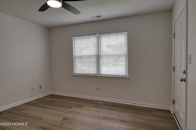 Building Photo - 2318 Indian Dr