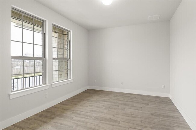 Building Photo - 208 Castlefields St