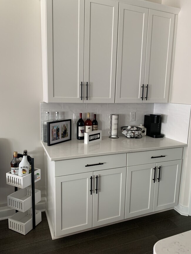 Foto del edificio - 2325 Hazel Wy