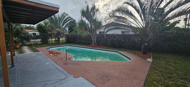 Foto del edificio - 501 NW 65th Ave