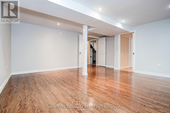 Building Photo - 25 Bracken Fernway