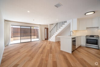 Building Photo - 2402 Aviation Blvd